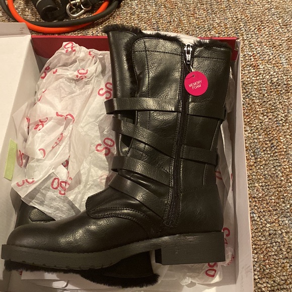 BRAND NEW WOMENS BOOTS - Picture 2 of 4